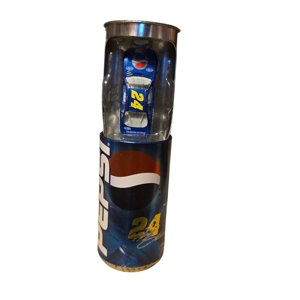 Jeff Gordon #24 Pepsi DuPont 2001 Action 1:64 Diecast in Pepsi Can Tin NASCAR